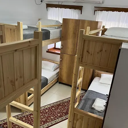 מלון Cico &private Gjirokastër