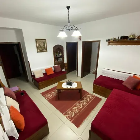 Cico &private מלון Gjirokastër